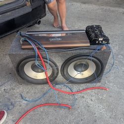 Subwoofer With Amp And Planet Audio Capacitor