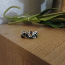 Mixed Black With Silver Marcasite Style Sparkling Ring 