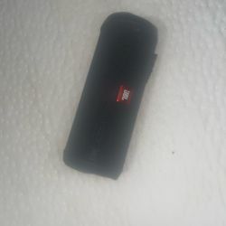 Jbl Flip 4 Works Barely Use It Anymore $40