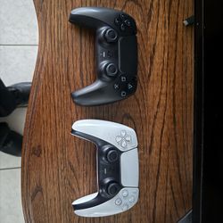 PlayStation 5 Controllers 