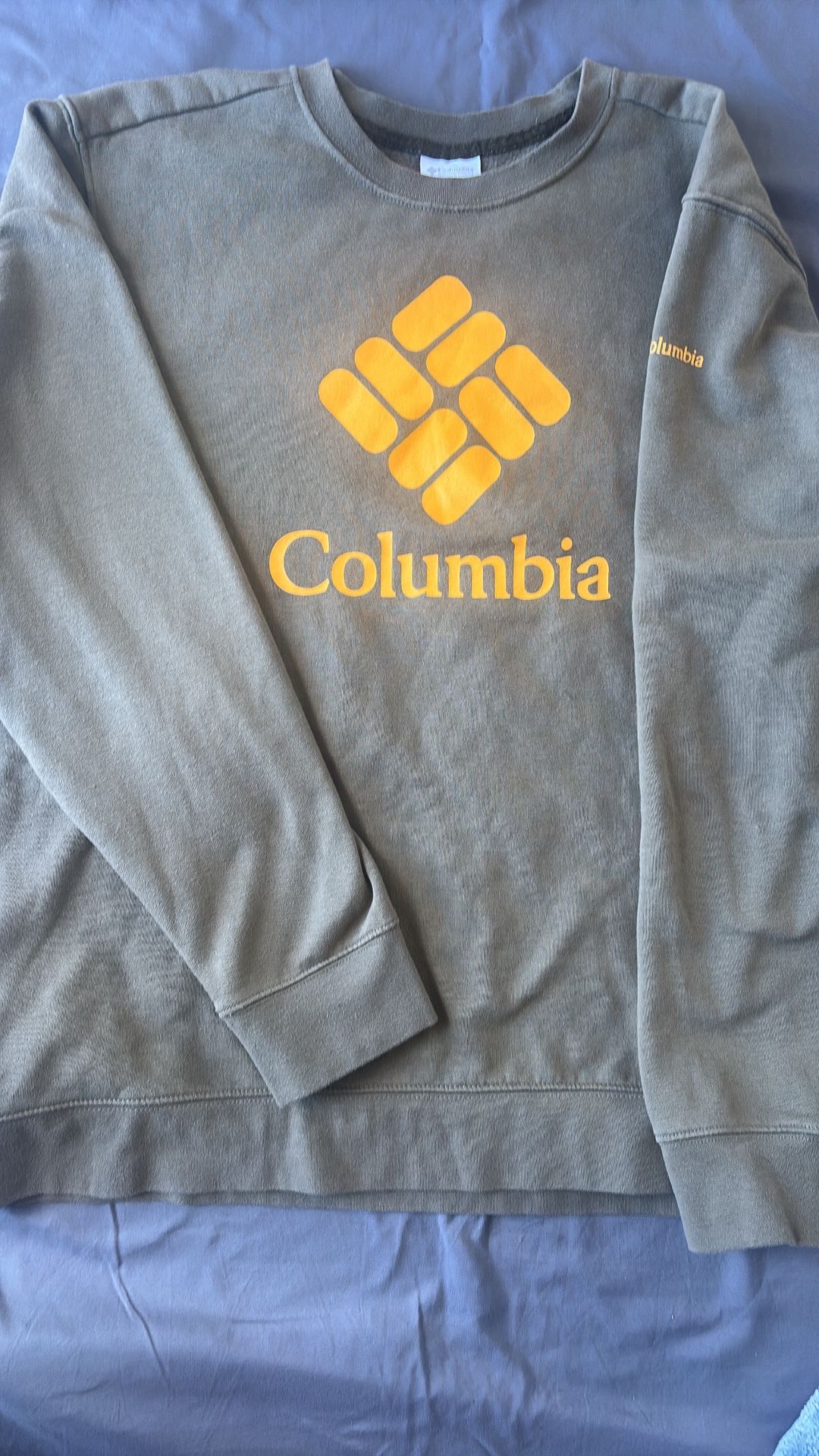 Columbia Pull over
