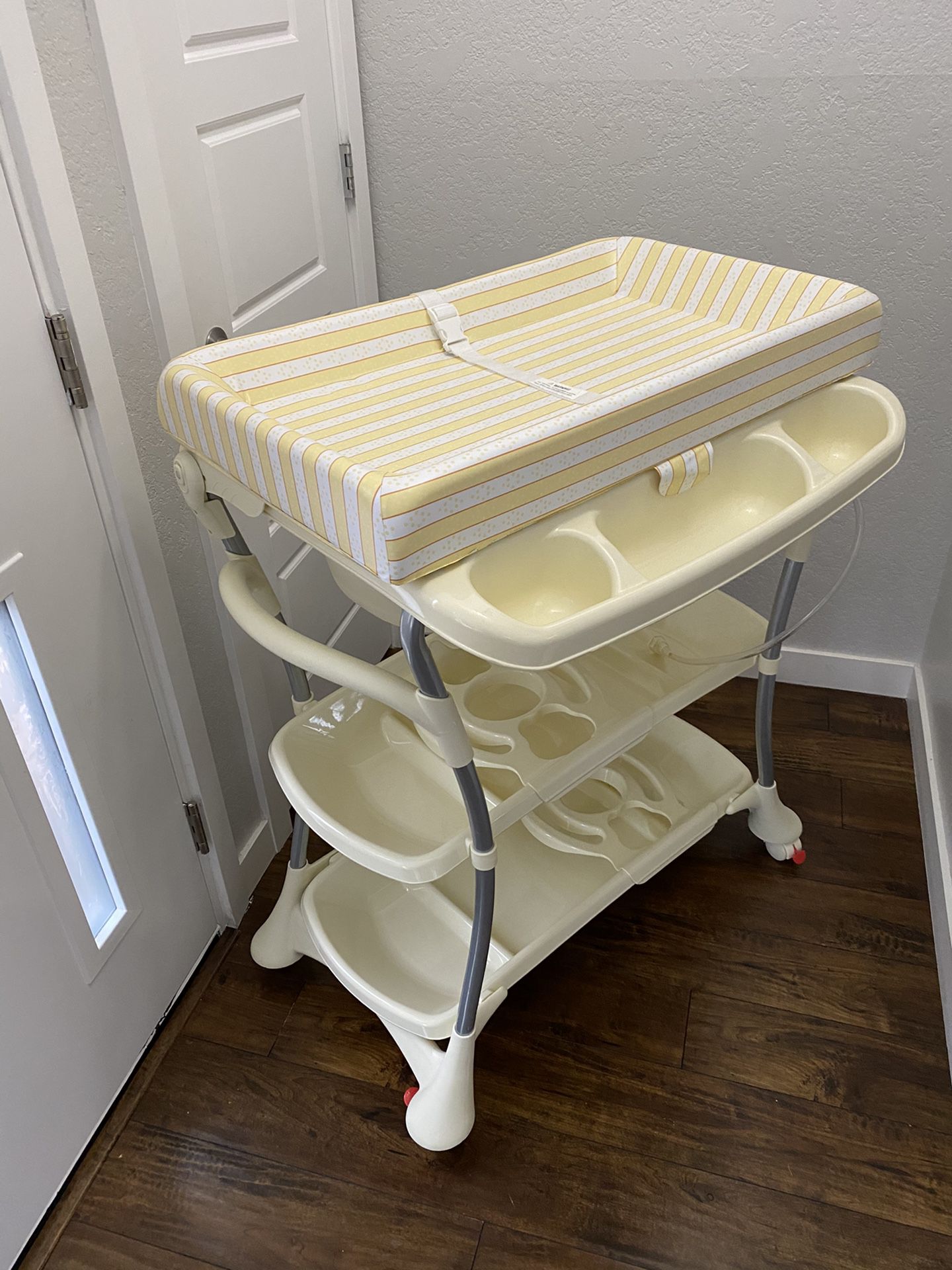 Primo Euro Spa Baby Bath Tub and Changing Table