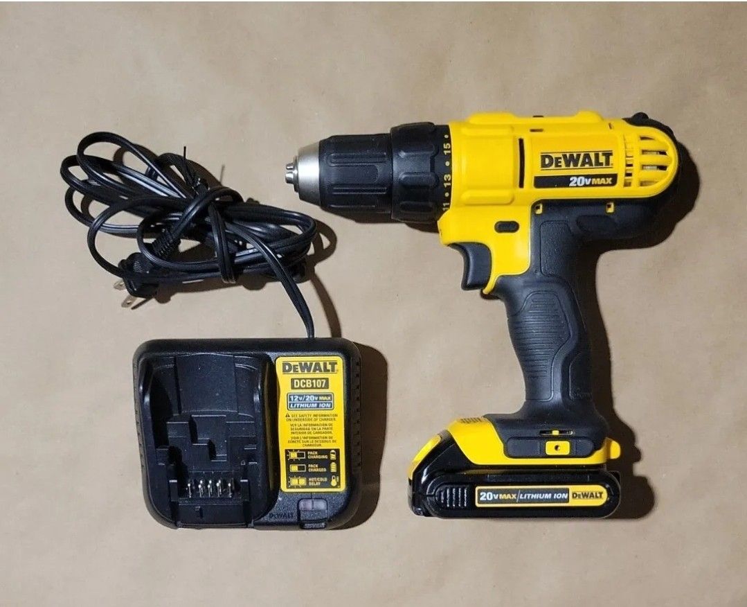 Dewalt DCD771 1/2 Drill Driver Kit