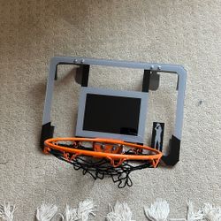 mini basketball hoop and balls
