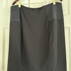 Nordstrom Women’s Black Knee Length Straight Skirt 