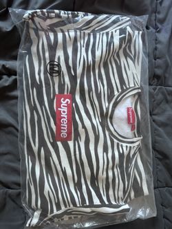 Supreme ZEBRA BOX LOGO