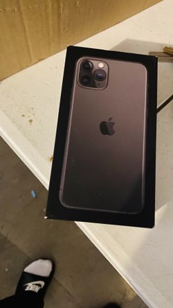iPhone 11 Pro box
