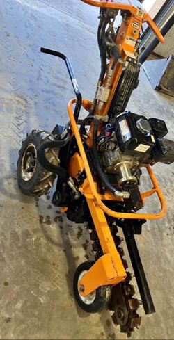 18in self propelled hydraulic trencher