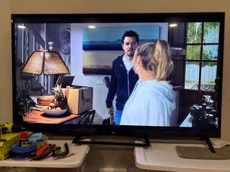 LG TV 55” Smart TV.