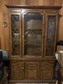 Vintage Bassett Furniture China Cabinet