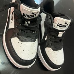 11C Black And White Kids Pumas