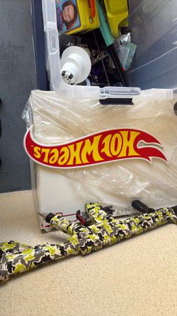 Hot Wheels Sign