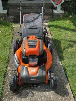 HUSQVARNA HU725AWD 22"CUT REAR DRIVEN SELF-PROPELLED MOWER with AUTO WALK, POWERED by HONDA