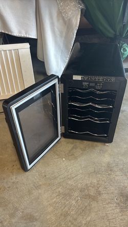 Cuisinart wine cellar cooler