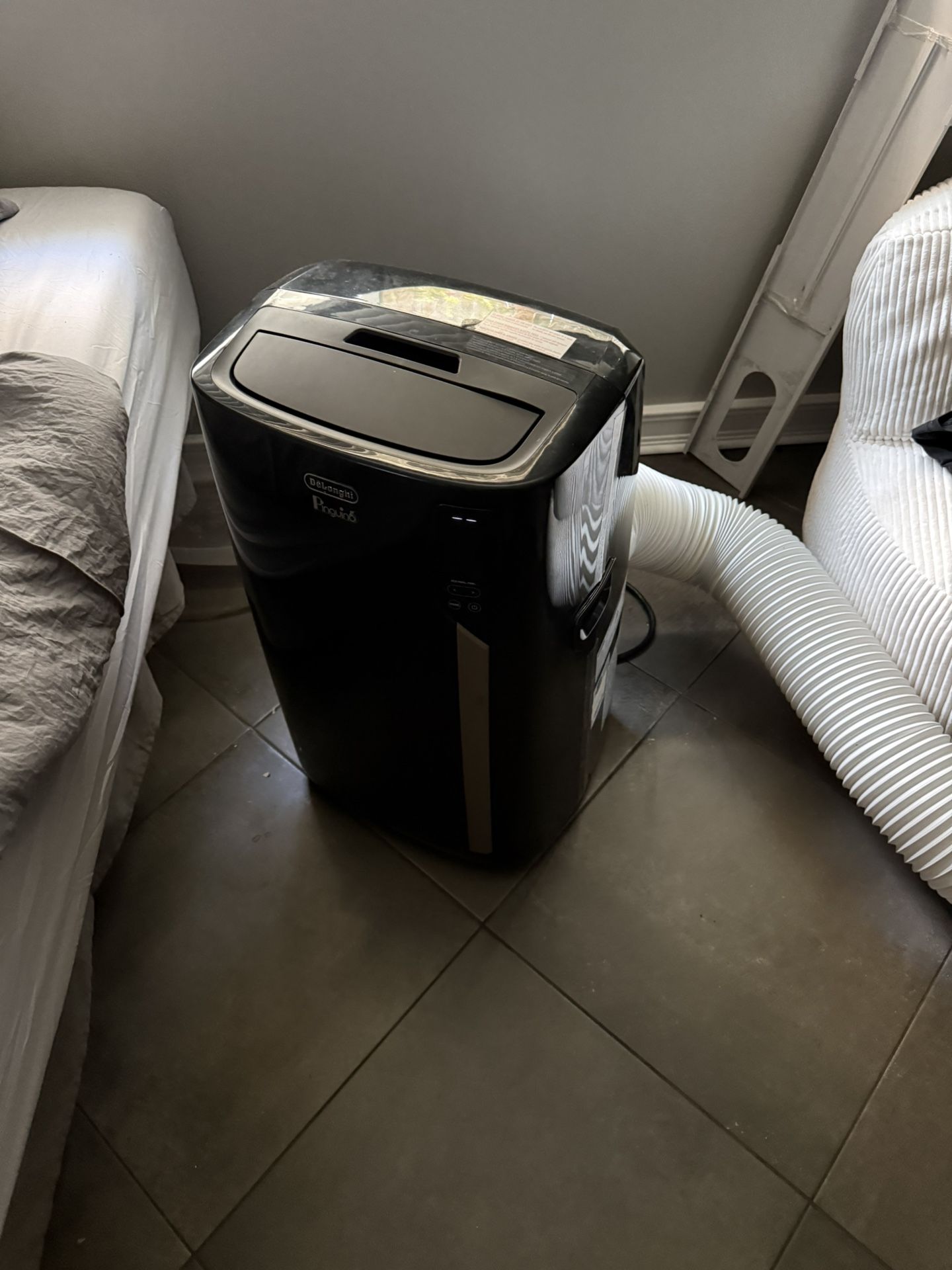 Air Conditioner/Heater/Dehumidifier/Fan