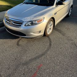 2011 Ford Taurus 