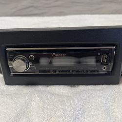 Pioneer DEH-X6700bT Car Radio with Bluetooth Speaker Connection