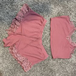 Pijama fashion nova $5 for women size L