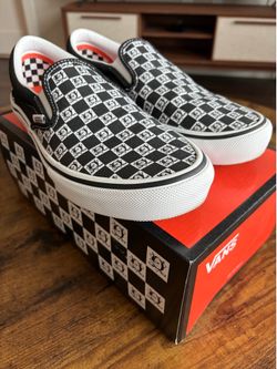 Anaheim Ducks Vans Slip Ons - size 9.5 M