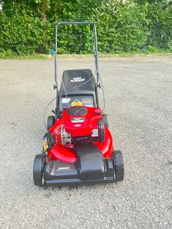Excellent condition craftsman lawnmower self propelled start at first pull