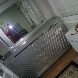 Dresser With Light Up Mirror 