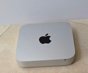 Apple Mac mini Computer w/MacOS High Sierra , 500GB Hard Drive , HDMI, DP- Great Condition.