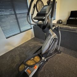 NordicTrack Elliptical Audiostrider 990 Pro 