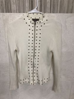 Beautiful light weight sweater...,