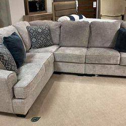 Bovarian 2 Piece Sectional Couch 