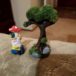 GNOME GARDEN ITEMS And Thousands Of Succulents