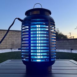 New In Box Mosquito Insect Killer Zapper Electric Plug-in Kills On Contact 