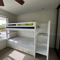 🛏 FOR SALE: TWIN-TO-FULL BED WITH STORAGE – $550 (Orange City)