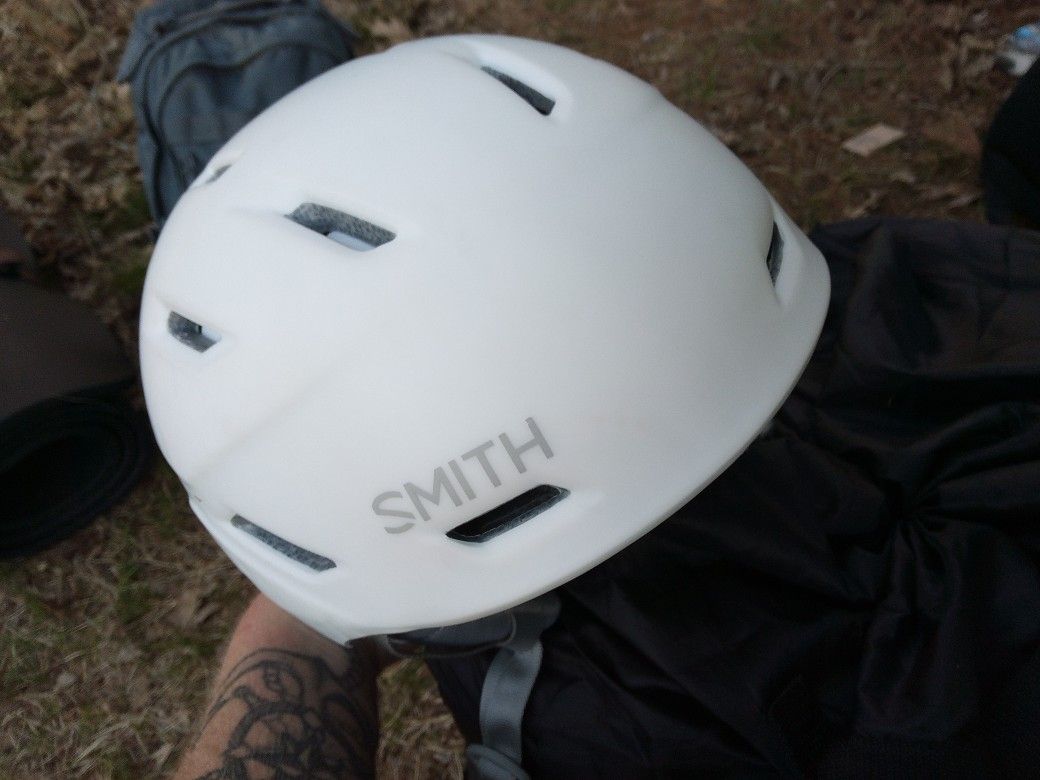 Smith Skiing And Snowboarding Helmet