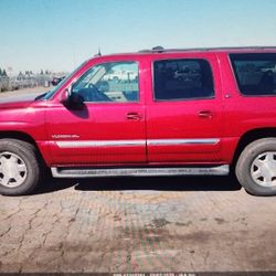 2004 GMC YUKON XL 1500 PARTS ONLY NO MOTOR  NO SEATS