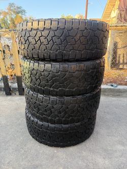Set of 4 265/60/20 Toyo