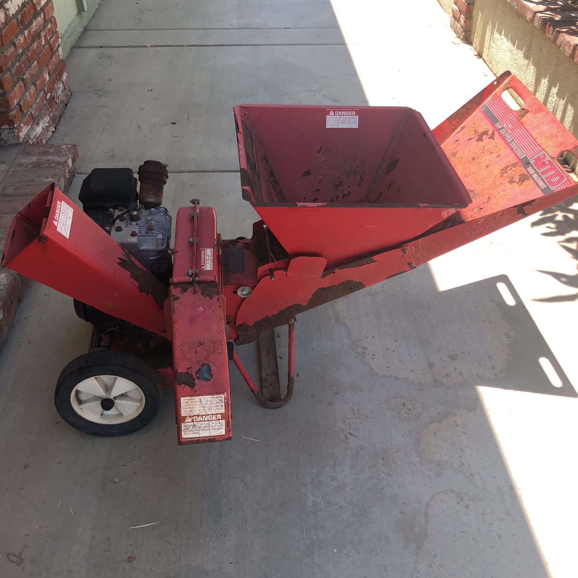 MTD yard machines 5 hp chipper shredder used 175 takes it or best offer been sitting around a while does not run sold as is