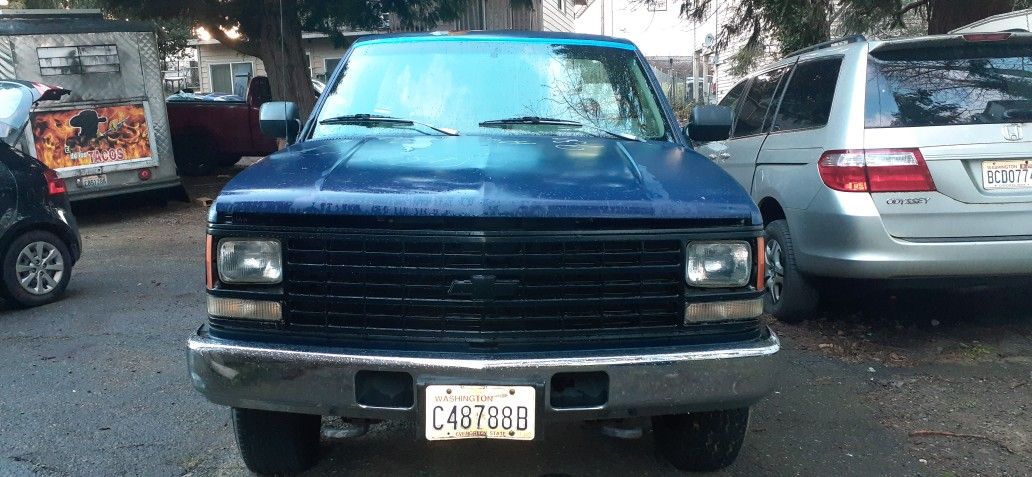 1993 Chevy C3500 DIESEL FULL PART OUT