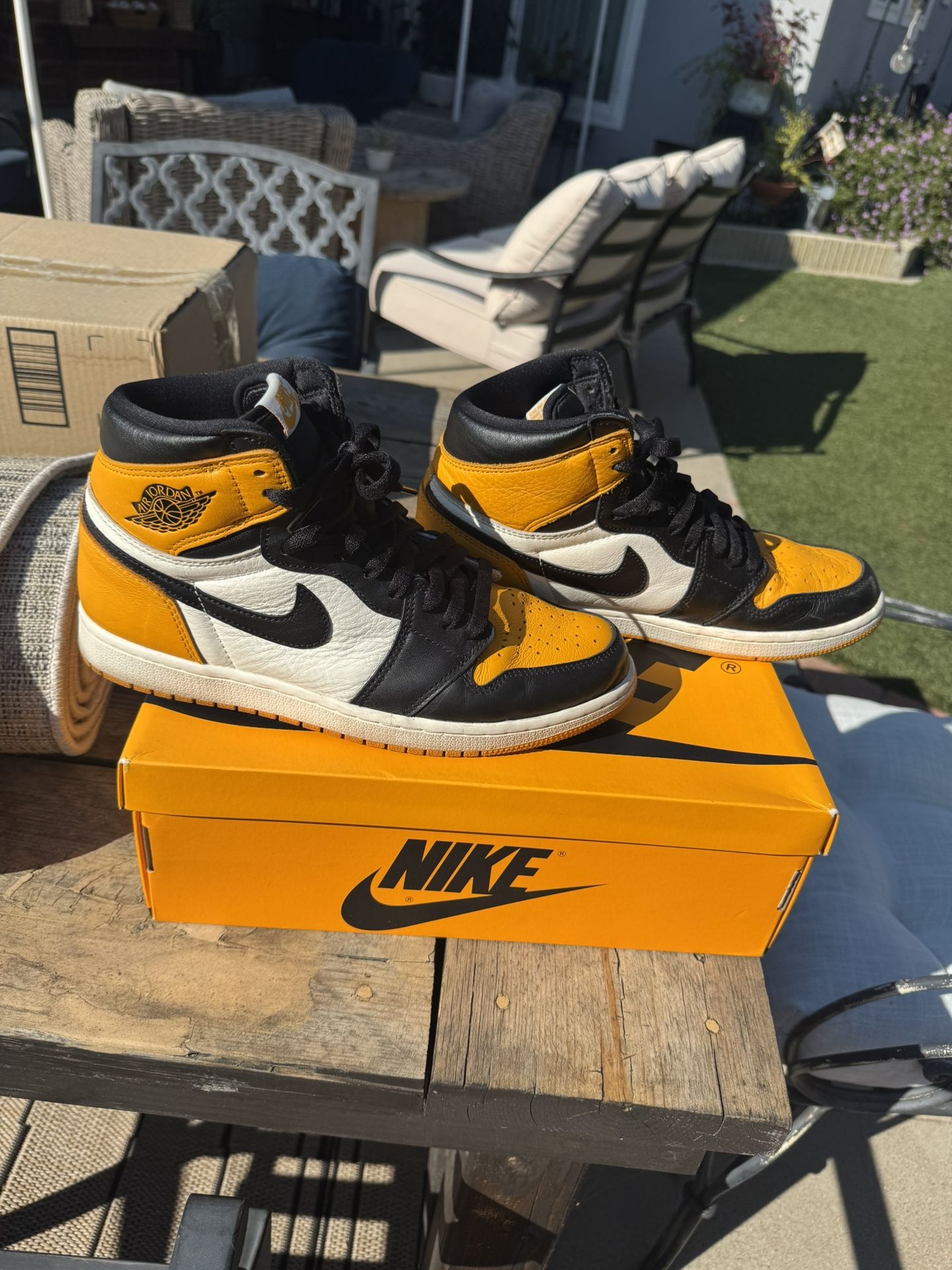 2022 Air Jordan 1 Yellow Toe