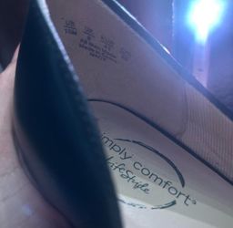 Simply Comfort Black leather pointed toe flats