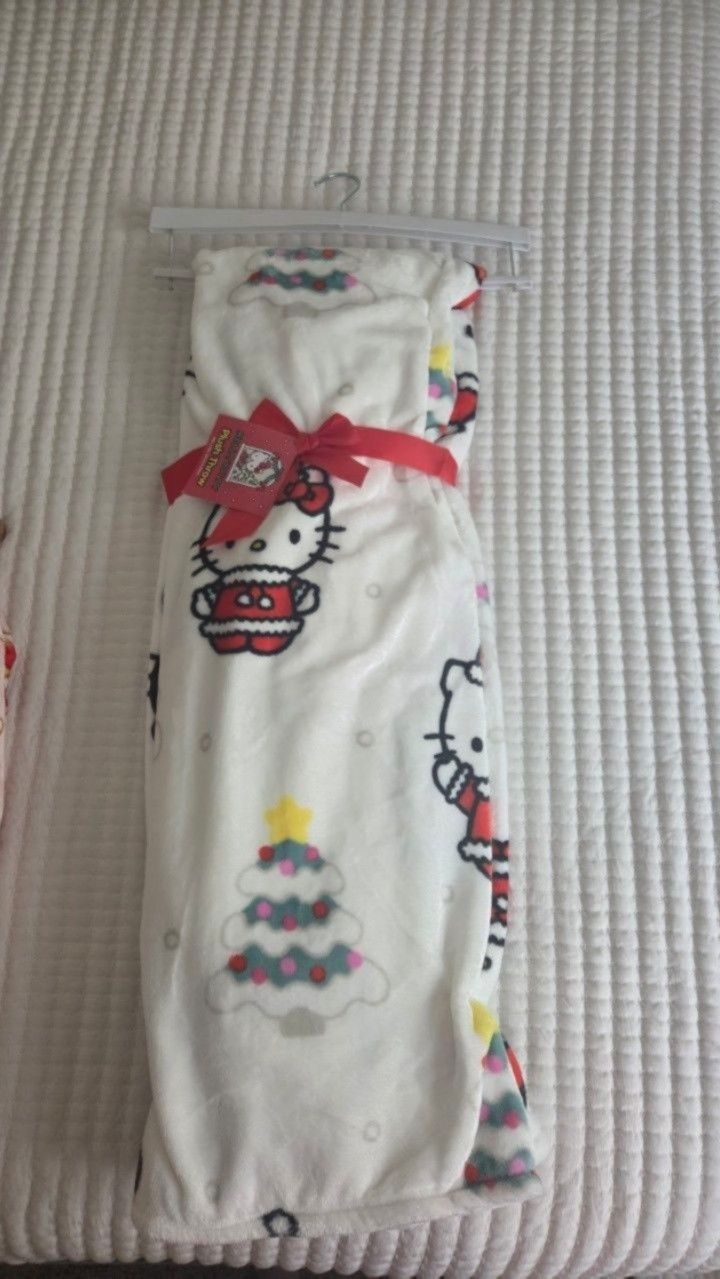 Hello Kitty Blanket