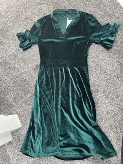Green Velvet Knee Length Dress 