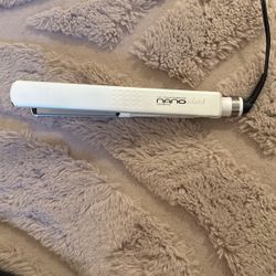 Professional straightener