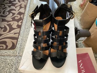 Women’s shoes