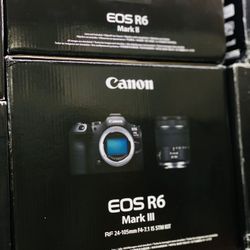 Canon EOS R6 III Camera Kit