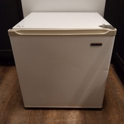 Mini Fridge Small Freezer 