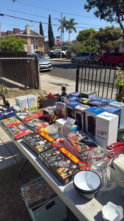YARD SALE - LOTS OF FREE ITEMS