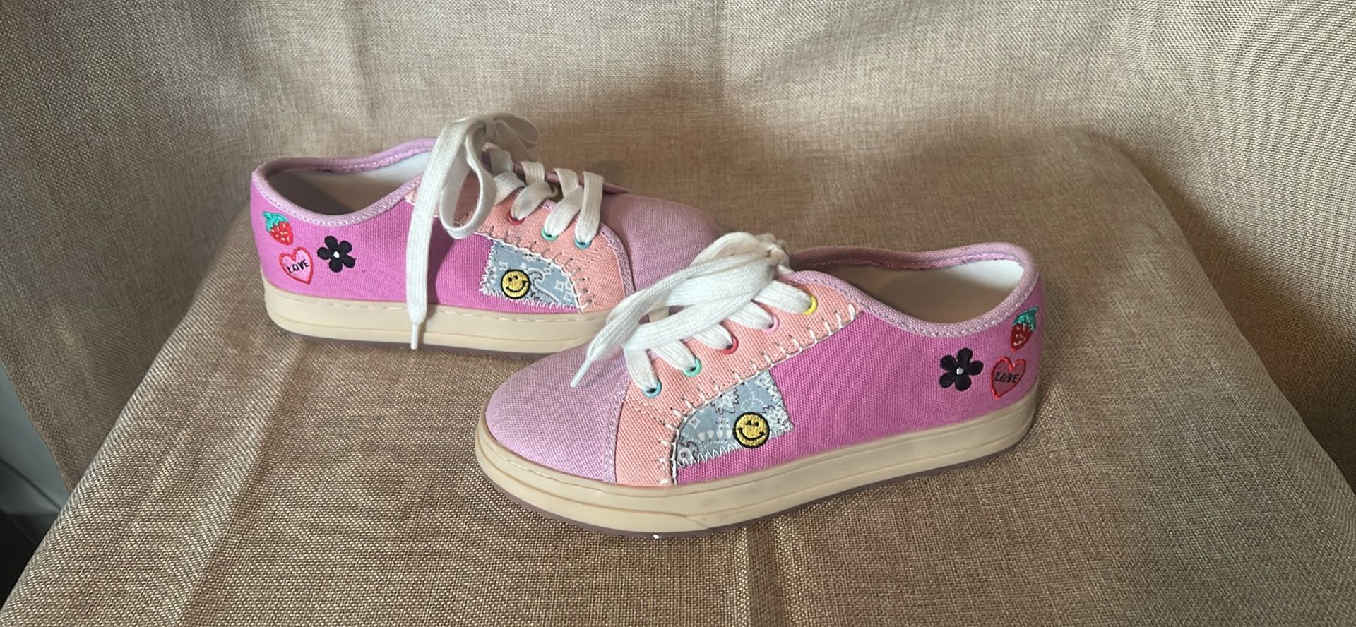 Steve Madden girls shoes  memory foam girl size 3