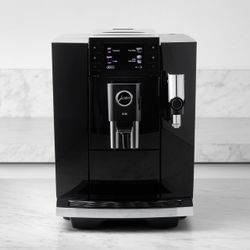 JURA E8  Fully Automatic Espresso Machine