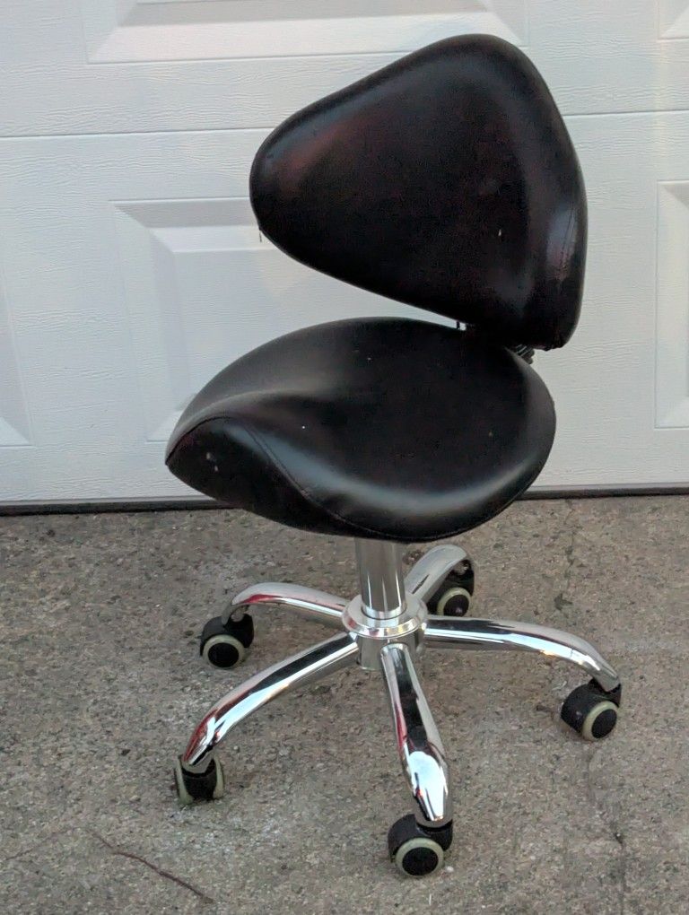 black leather office chair 