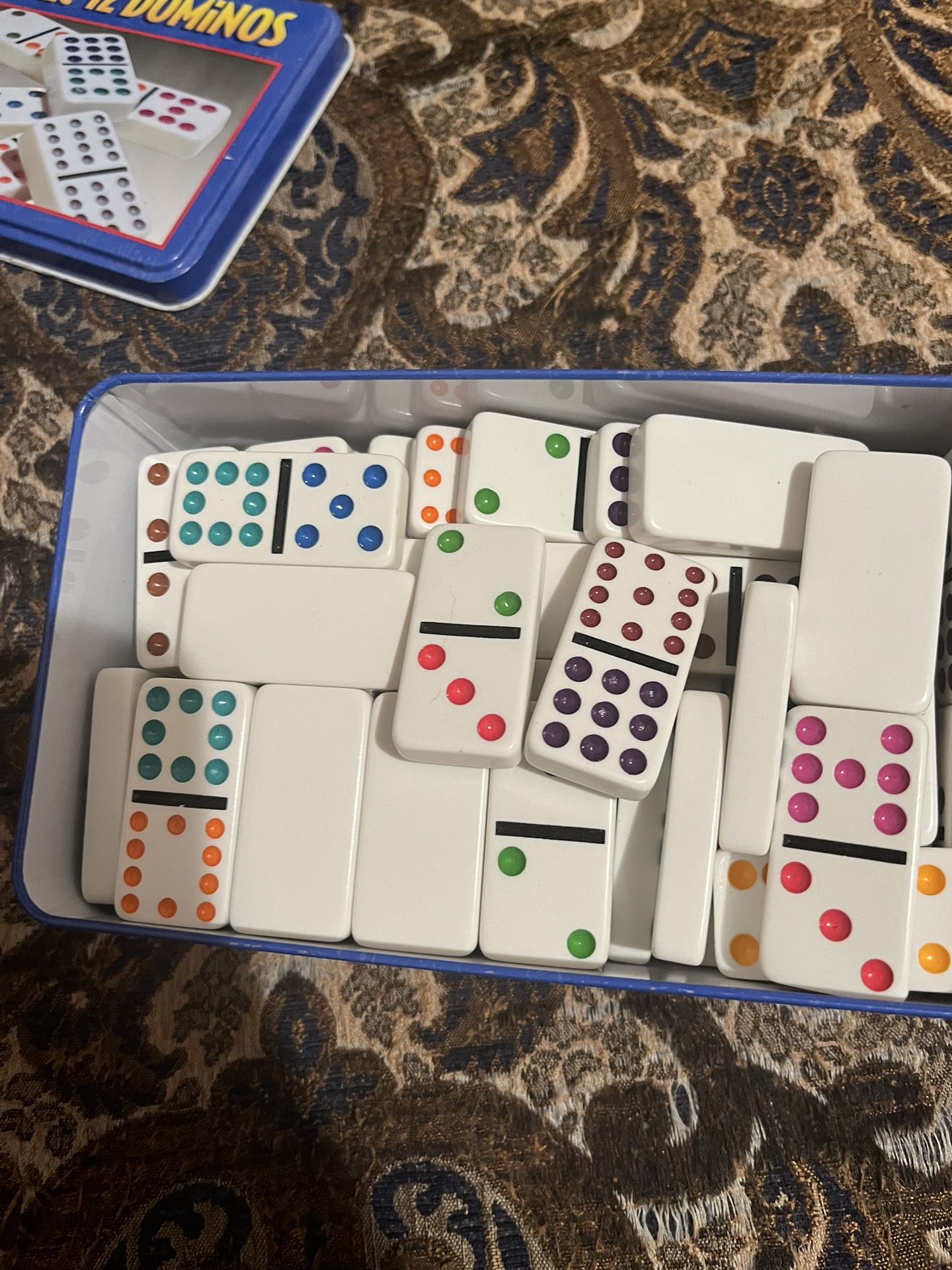 Dominos